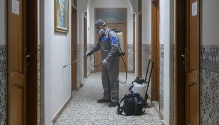 ليه ناس يتعاملون معنا مرة ثانية؟